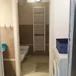 Sea Breeze Apartment *